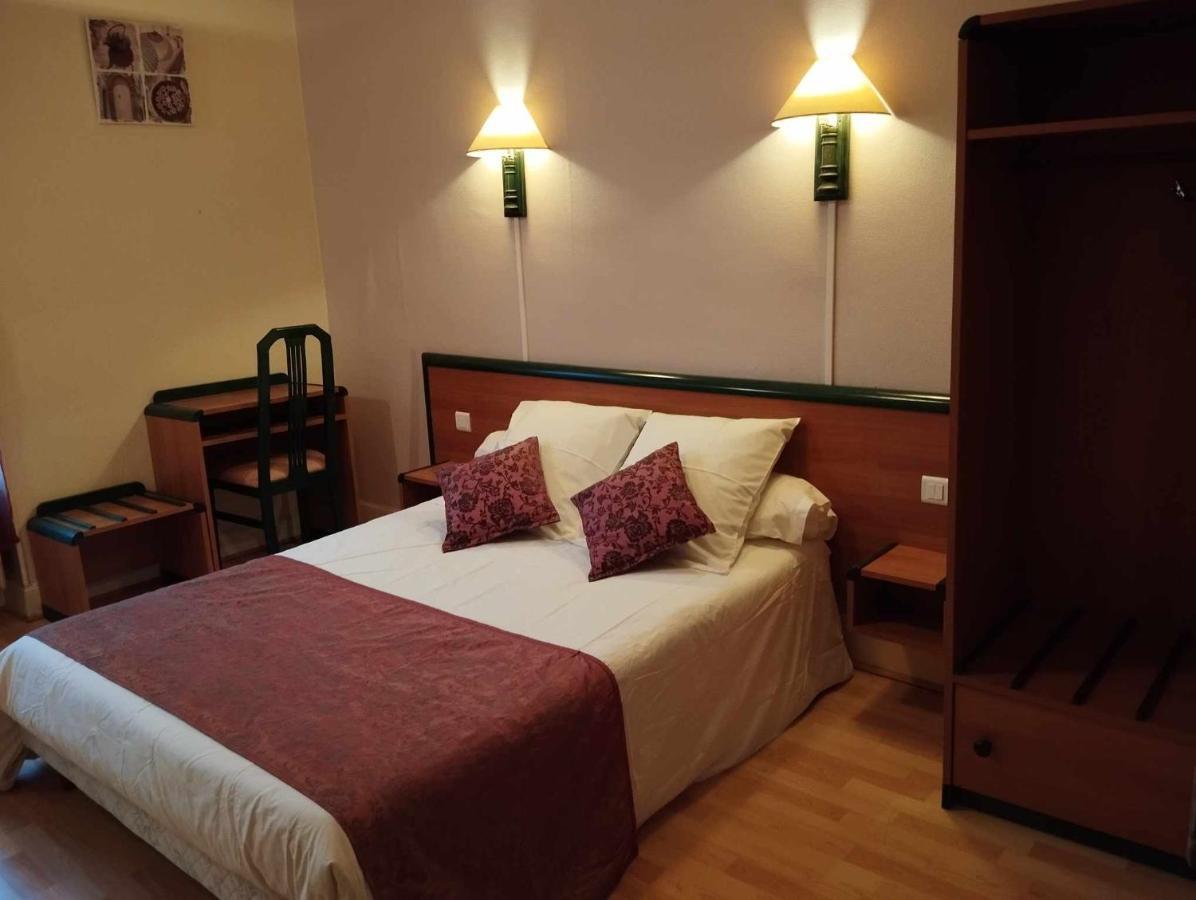 Hotel Moderne Prades-d'Aubrac Esterno foto